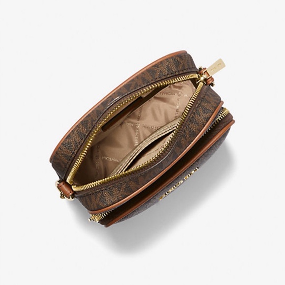 MICHAEL KORS OUTLET
Jet Set Travel Medium Logo Crossbody Bag - Picture 2 of 5